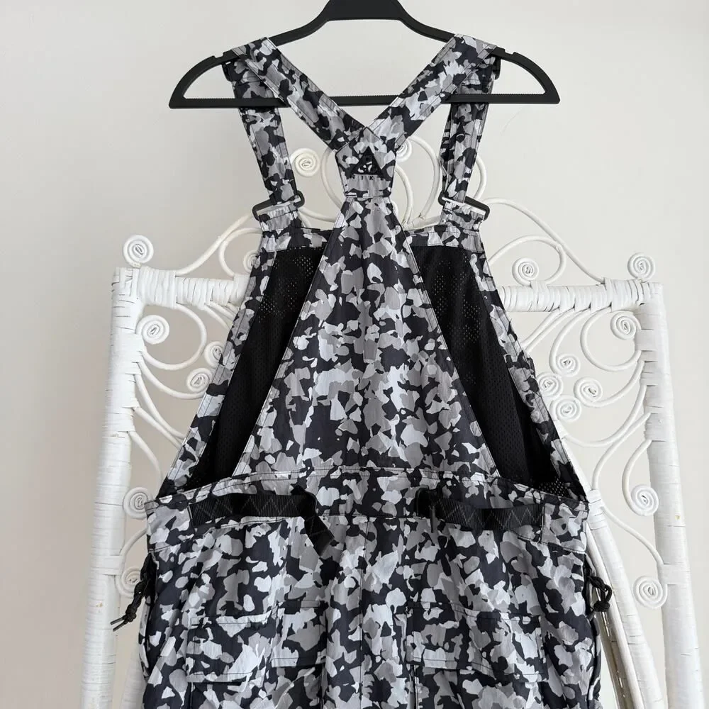 Nike ACG‎ Woven Overalls Mens Large Black White Gray Camo Print AOP CI0417-010